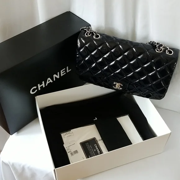 CHANEL Classic Flap Quilted Patent Bag. - Picture 14 of 16